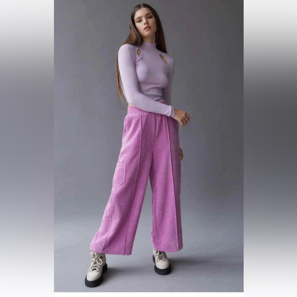 Urban Outfitters Lilac Wide-Leg corduroy drapery pants 
Size: Small